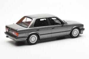 BMW 325i E30 Berline Dolphin Gris Otto 1:18 OT819 Résine — image 2 sur 6