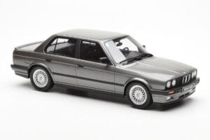 BMW 325i E30 Berline Dolphin Gris Otto 1:18 OT819 Résine — image 4 sur 6