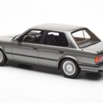 BMW 325i E30 Berline Dolphin Gris Otto 1:18 - image 5 of 6