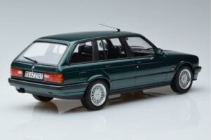 BMW 325i E30 Touring Vert Métallisé Norev 1:18 183219 Métal Moulé — image 2 sur 6