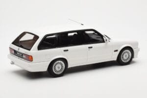 BMW 325i E30 Touring M Package Blanc Otto 1:18 OT238 Résine — image 2 sur 5