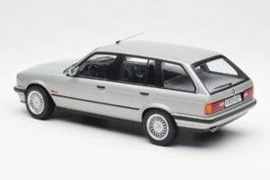BMW 325i E30 Touring Argent Norev 1:18 183216 Métal Moulé — image 5 sur 6