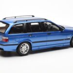 BMW 328i E36 Touring M Package Bleu Otto 1:18 - image 2 of 6