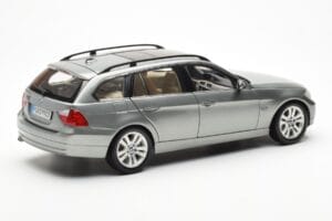 BMW 330i E91 Touring Gris Metallic Kyosho 1:18 80430394359 Métal Moulé — image 3 sur 8