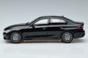 BMW 330i G20 Noir Métallisé Norev 1:18 183277 Métal Moulé — image 4 sur 7
