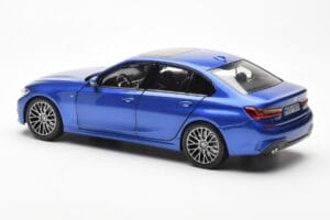 BMW 330i G20 Portimao Bleu Metallic Norev 1:18 80432450999 Métal Moulé — image 7 sur 8