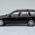 BMW 540 E39 Touring M Package Noir Otto 1:18 - image 3 of 6