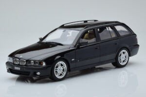 BMW 540 E39 Touring M Package Noir Otto 1:18