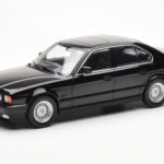 BMW 540i E34 Noir Metallic MCG 1:18