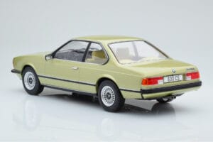 BMW 628 CSi E24 Vert Clair MCG 1:18 MCG18163 Métal Moulé — image 4 sur 5
