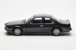 BMW 635 CSi E24 Diamant Noir Métallique AUTOart 1:18 70521 Métal Moulé — image 4 sur 8