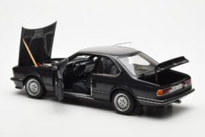 BMW 635 CSi E24 Diamant Noir Métallique AUTOart 1:18 70521 Métal Moulé — image 5 sur 8