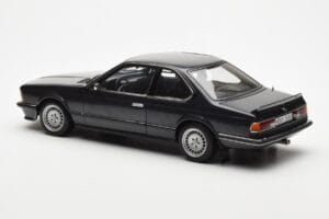 BMW 635 CSi E24 Diamant Noir Métallique AUTOart 1:18 70521 Métal Moulé — image 7 sur 8