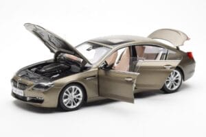 BMW 650i F06 Gran Coupe Frozen Bronze Metallic Paragon 1:18 80432218742 Métal Moulé — image 2 sur 8