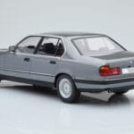 BMW 7 Series E32 740i Argent MCG 1:18 MCG18161 Métal Moulé - image 4 of 5