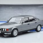 BMW 7 Series E32 740i Argent MCG 1:18 MCG18161 Métal Moulé - image 5 of 5