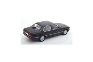 BMW 750i E32 Noir MCG 1:18 MCG18162 Métal Moulé — image 2 sur 3