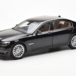 BMW 750Li F02 Facelift Carbon Noir Kyosho 1:18