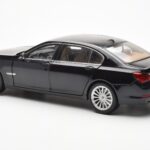 BMW 750Li F02 Facelift Carbon Noir Kyosho 1:18 - image 7 of 8