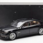 BMW 750Li F02 Facelift Carbon Noir Kyosho 1:18 - image 8 of 8