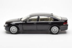 BMW 760Li E66 Noir Kyosho 1:18 08572BK Métal Moulé — image 4 sur 9