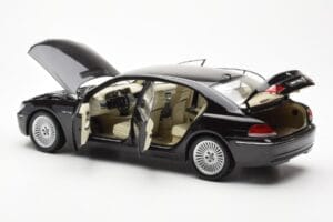 BMW 760Li E66 Noir Kyosho 1:18 08572BK Métal Moulé — image 5 sur 9