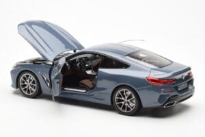 BMW 850i G15 Barcelona Blue Metallic Norev 1:18 80432450995 Métal Moulé — image 5 sur 8