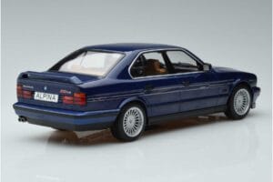BMW Alpina B10 4.6 E34 Bleu MCG 1:18 MCG18230 Métal Moulé — image 2 sur 6