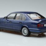BMW Alpina B10 4.6 E34 Bleu MCG 1:18 MCG18230 Métal Moulé - image 5 of 6