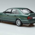BMW Alpina B10 4.6 E34 Vert MCG 1:18 MCG18229 Métal Moulé - image 5 of 6