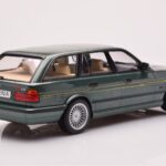 BMW Alpina B10 E34 Touring Vert Foncé MCG 1:18 - image 2 of 6