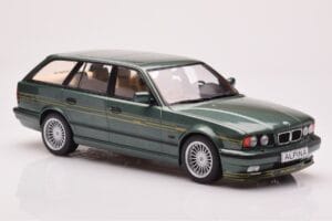 BMW Alpina B10 E34 Touring Vert Foncé MCG 1:18 MCG18331 Métal Moulé — image 4 sur 6