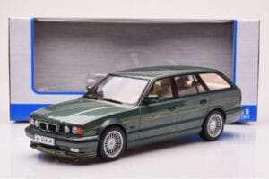 BMW Alpina B10 E34 Touring Vert Foncé MCG 1:18 MCG18331 Métal Moulé — image 6 sur 6