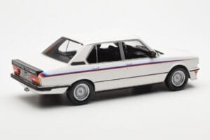 BMW M535i E12 Blanc Norev 1:18 183265 Métal Moulé — image 2 sur 5