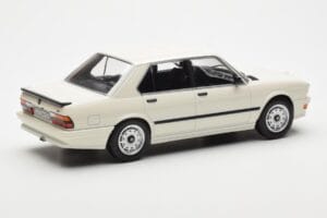 BMW M535i E28 Blanc Norev 1:18 183260 Métal Moulé — image 2 sur 6