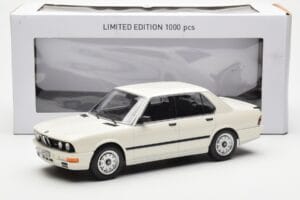 BMW M535i E28 Blanc Norev 1:18 183260 Métal Moulé — image 6 sur 6