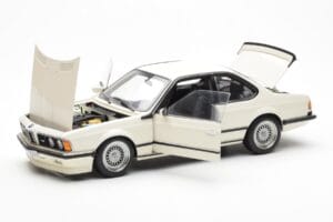 BMW M635 CSi E24 Blanc Dealer Edition AUTOart 1:18 80430145829 Métal Moulé — image 2 sur 8