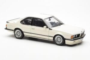 BMW M635 CSi E24 Blanc Dealer Edition AUTOart 1:18 80430145829 Métal Moulé — image 6 sur 8