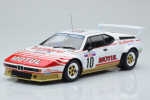 BMW M1 Motul #10 B. Darniche / A. Mahe Rally Tour de Corse 1982 IXO 1:18
