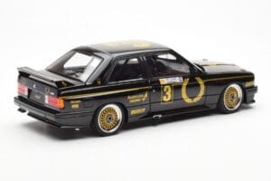 BMW M3 E30 #3 J. Richards Austrian Airlines ATCC 1987 AUTOart 1:18 88745 Métal Moulé — image 3 sur 8