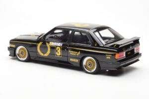 BMW M3 E30 #3 J. Richards Austrian Airlines ATCC 1987 AUTOart 1:18 88745 Métal Moulé — image 7 sur 8