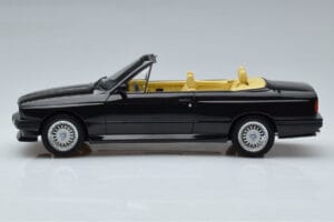 BMW M3 E30 Cabriolet Noir Otto 1:18 OT1012 Résine — image 3 sur 6