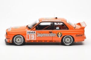 BMW M3 E30 #19 A. Hahne Jägermeister DTM 1992 AUTOart 1:18 89248 Métal Moulé — image 4 sur 8