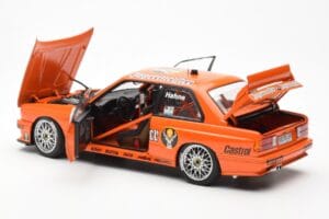 BMW M3 E30 #19 A. Hahne Jägermeister DTM 1992 AUTOart 1:18 89248 Métal Moulé — image 5 sur 8