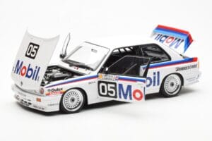 BMW M3 E30 #5 P. Brock Mobil ATCC 1988 AUTOart 1:18 88845 Métal Moulé — image 2 sur 8