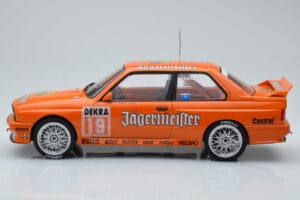 BMW M3 E30 Jagermeister #19 A. Hahne DTM Nurburgring 1992 IXO 1:18 18RMC082A Métal Moulé — image 3 sur 6