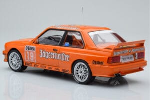 BMW M3 E30 Jagermeister #19 A. Hahne DTM Nurburgring 1992 IXO 1:18 18RMC082A Métal Moulé — image 5 sur 6