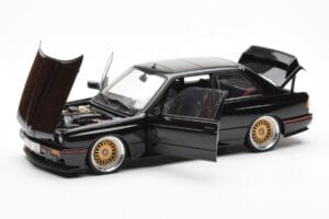 BMW M3 E30 Sport Evolution Noir Custom Wheels AUTOart 1:18 70562 Métal Moulé — image 2 sur 8