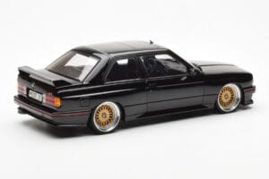BMW M3 E30 Sport Evolution Noir Custom Wheels AUTOart 1:18 70562 Métal Moulé — image 3 sur 8