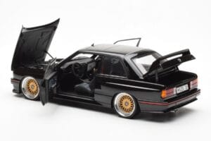 BMW M3 E30 Sport Evolution Noir Custom Wheels AUTOart 1:18 70562 Métal Moulé — image 5 sur 8
